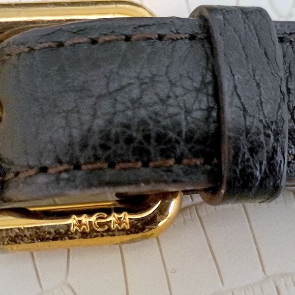 Beautiful MCM Black Leather Shoulder Crossbody Bag w/ Goldtone Hardware - Picture 10 of 16